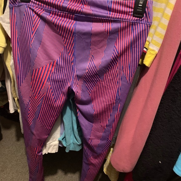 Huge Under Armour LOT! Girls youth lg. SIX PIECES!!!! - Picture 10 of 16